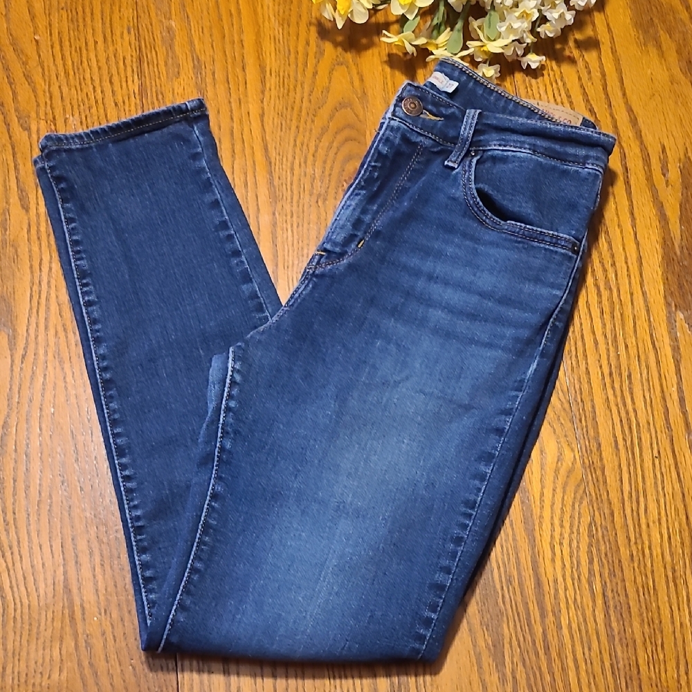 Levi's 721 Classic Blue Denim High Rise Ankle Jeans - Size 27